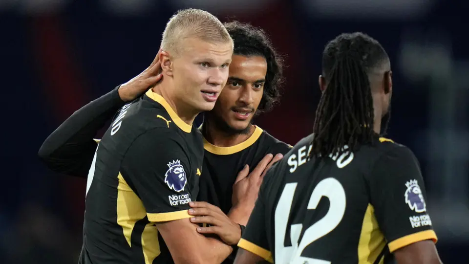 Sin despeinarse: Manchester City golea al Crystal Palace con dobletes de Haaland y Cherki