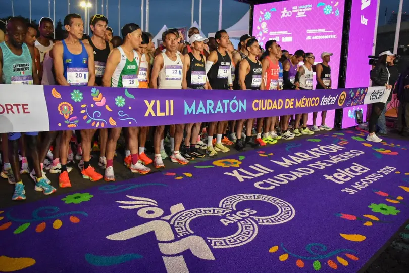 Como cada año, miles de personas participan en el Maratón Ciudad de México, pero esto tiene una historia / Especial