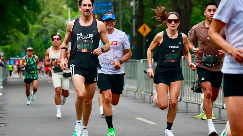 ¡Toma precauciones! Estas estaciones del Metrobús cerrarán por el Maratón CDMX 2026