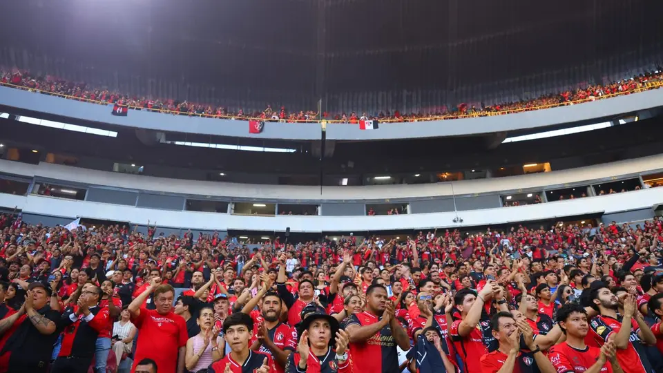 Afición de Atlas en la tribuna del Estadio Jalisco | IMAGO 7