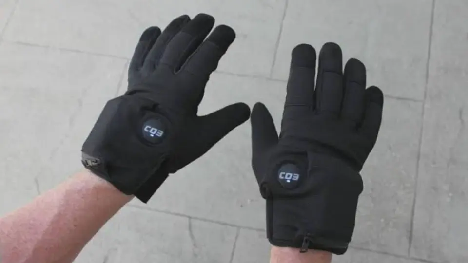 El contrato para adquirir los guantes eléctricos asciende a 16.7 millones de dólares y fue otorgado a una empresa de Kentucky / Redes Sociales