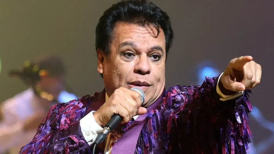 Juan Contreras fue el maestro que enseñó música a Alberto Aguilera durante su infancia en Ciudad Juárez./rollingstone