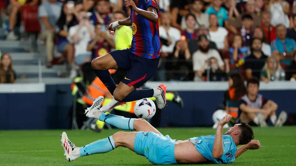 Lamine Yamal enfrentando a Athletic Bilbao | AP