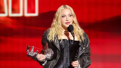 ¿Qué pasó con Madonna en los MTV VMAs? Un incómodo momento durante la premiación preocupó a algunos espectadores