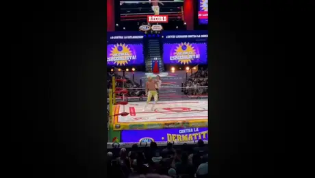 Fan besó a Soberano Jr y termina perdiendo