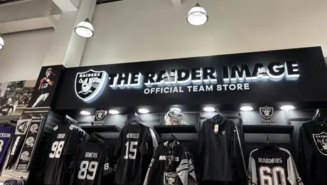 Raiders estrena tienda en México: ¿Dónde y qué productos ofrece?