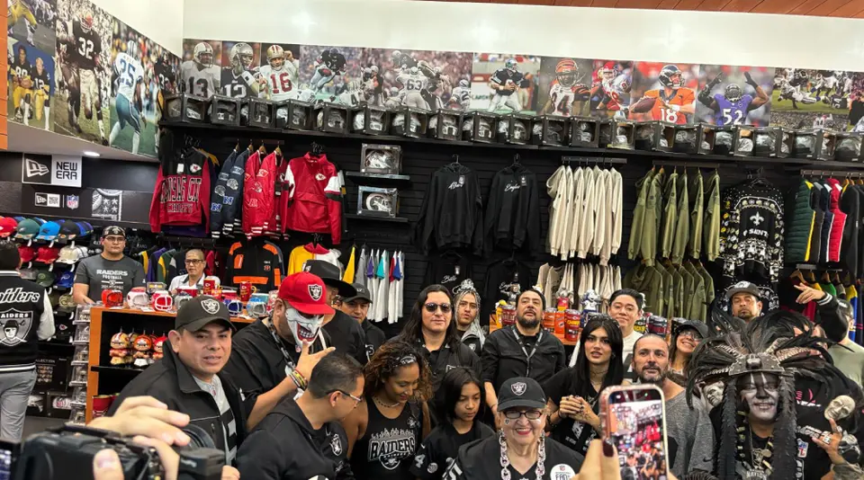 La nueva tienda de Raiders en México | Carlos Ponce