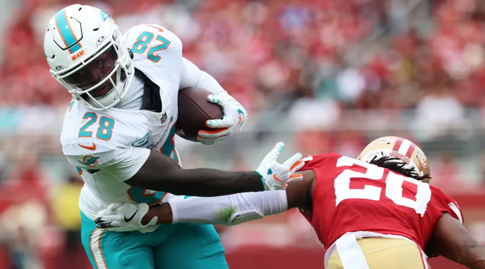 De'Von Achane ante Kansas City Chiefs | AP