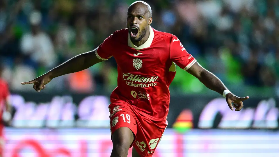 Óscar Estupiñán, jugador de Juárez, en festejo de gol tras anotar ante León | MEXSPORT