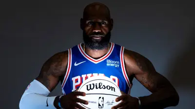 LeBron James lanza advertencia: “No dejé a mi familia para perder en la segunda ronda”