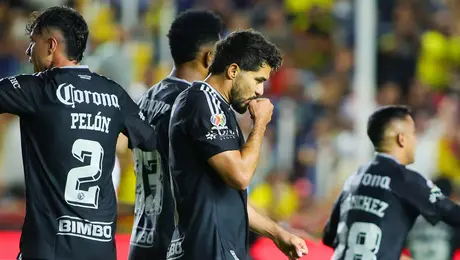 Henry Martín 'explota' con tres goles y América vence a Necaxa en Aguascalientes