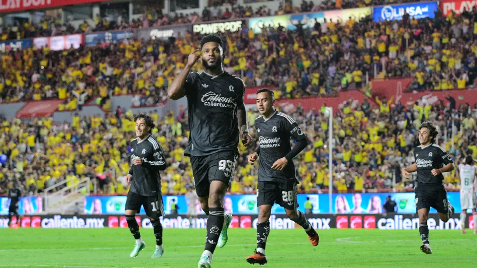 Jugadores del América festejando un gol de Miguel Borja, ante Necaxa | IMAGO7