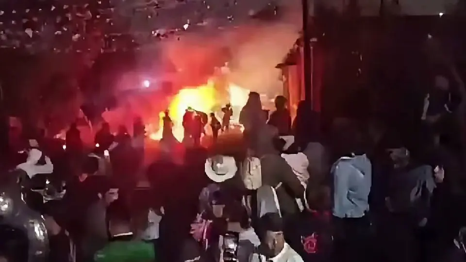 VIDEO: ¡Explota pirotecnia en plena fiesta patronal de Ixtapaluca!