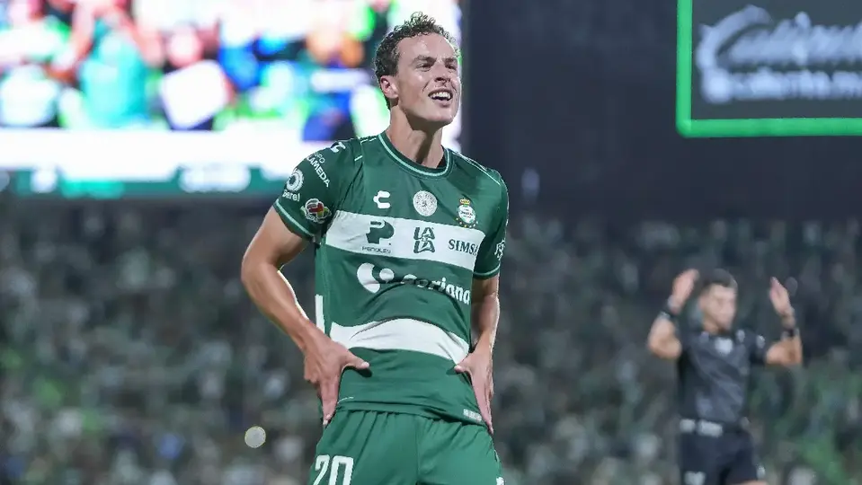 Esteban Lozano, jugador de Santos Laguna, en festejo de gol ante Juárez | IMAGO7