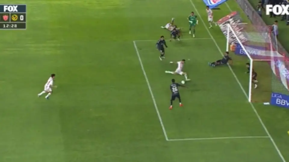 Julián Carranza se perdió el gol ante América | Captura