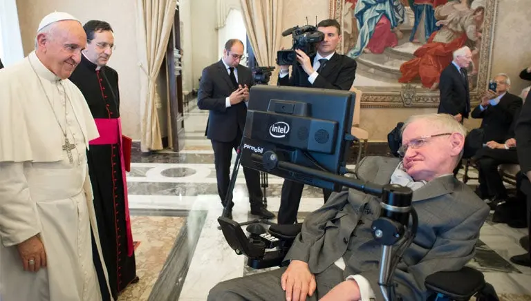 Hawking, hospitalizado en Roma por problemas respiratorios
