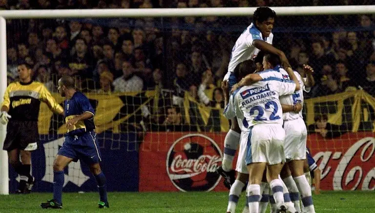 Los jugadores de Cruz Azul festejan el gol anotado en la Final de la Copa Libertadores 2001 | MEXSPORT