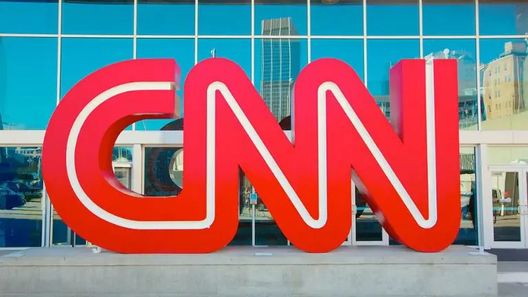 CNN transmite pornografía por 'error' en Boston