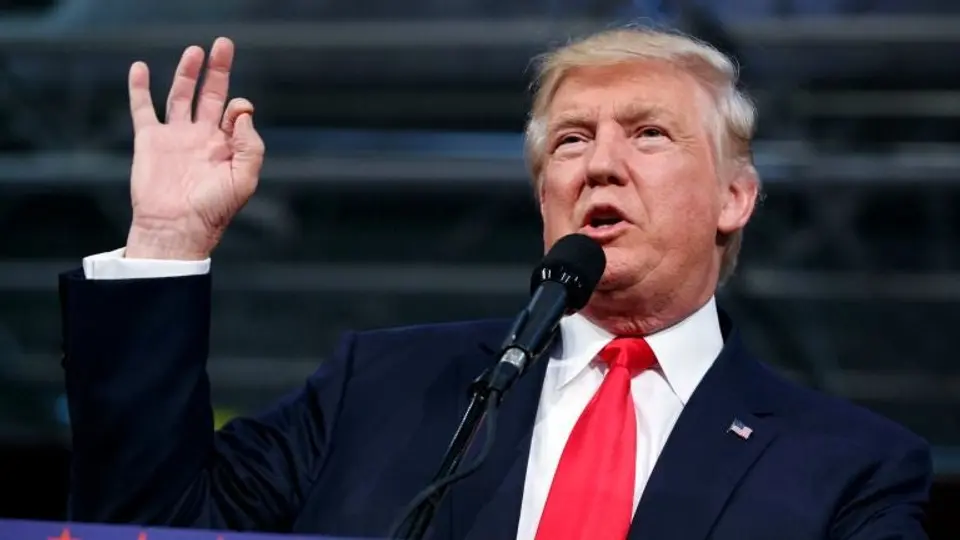 Mujeres comparten casos de acoso tras palabras de Trump