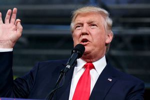 Mujeres comparten casos de acoso tras palabras de Trump