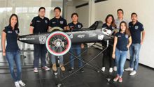 Alumnas de la UNAM crean auto de carreras ecológico