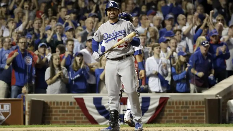 Adrián González pidió no quedarse en hotel de Trump en Chicago