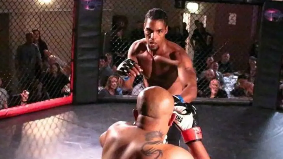 Combatiente australiano pierde el conocimiento en plena pelea
