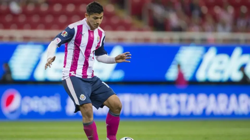Ángel Zaldívar presume examen aprobado