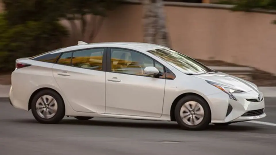 Profeco alerta a dueños de Toyota 'Prius' por falla en frenos