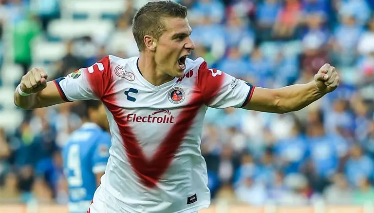 Julio Furch celebra un gol con Veracruz | IMAGO7