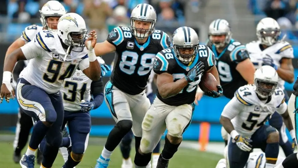 Panthers vence a Chargers con gran actuación defensiva