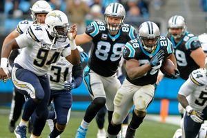 Panthers vence a Chargers con gran actuación defensiva