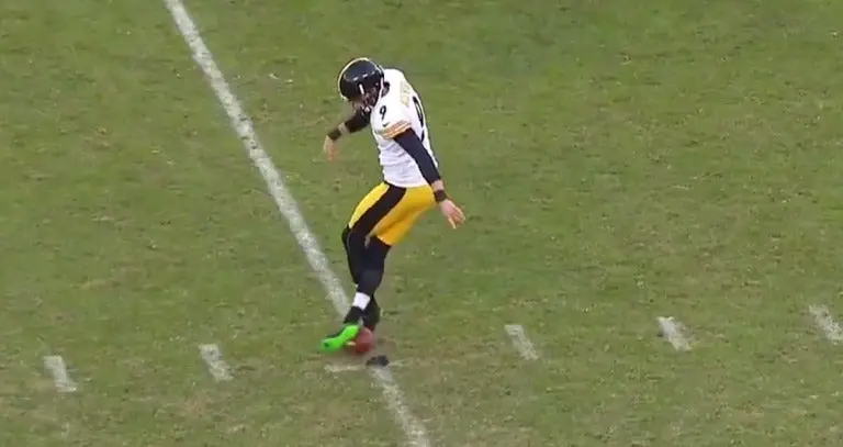 Pateador de Steelers hace un 'epic fail' al intentar una Rabona