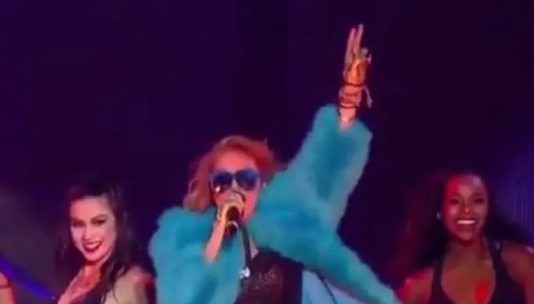 Paulina Rubio confunde nombre de televisora y es criticada en redes