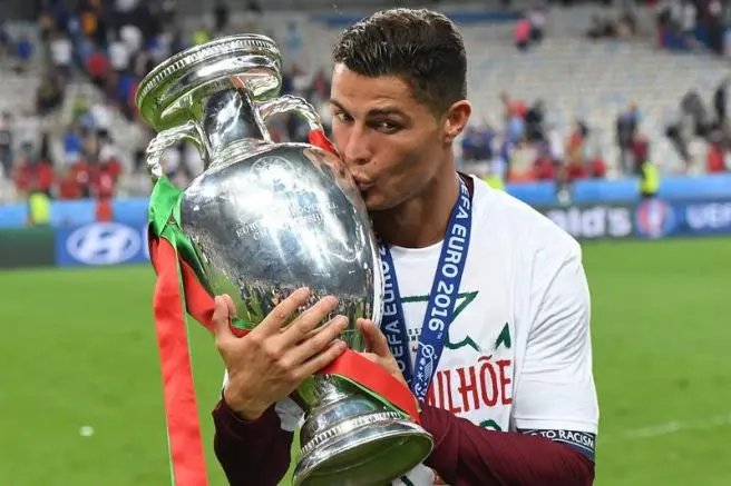 Payet prohíbe a sus hijos nombrar a CR7 tras la Euro