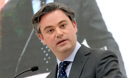 Aurelio Nuño se equivoca en discurso y es corregido por una niña