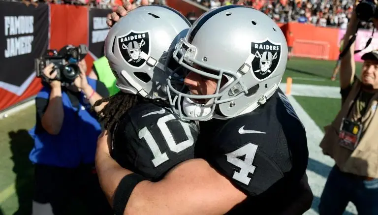 Raiders recibiría sexo 2x1 si se muda a Las Vegas