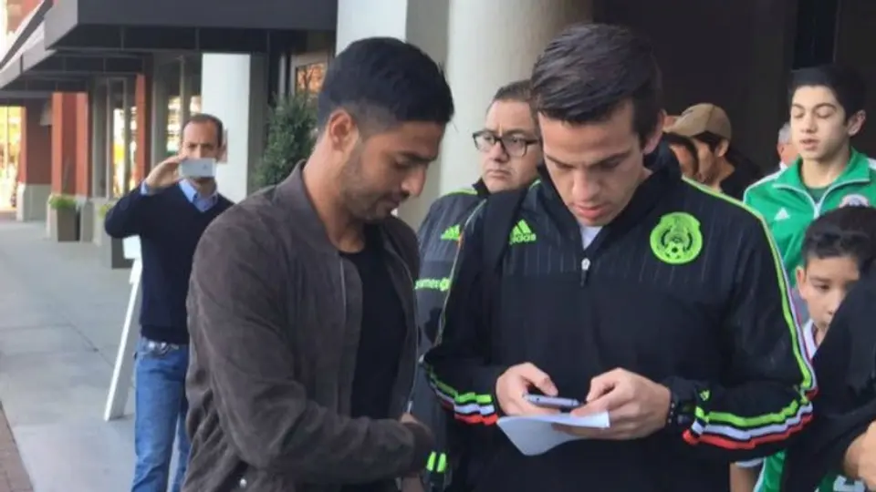 Carlos Vela abandona concentración del Tri