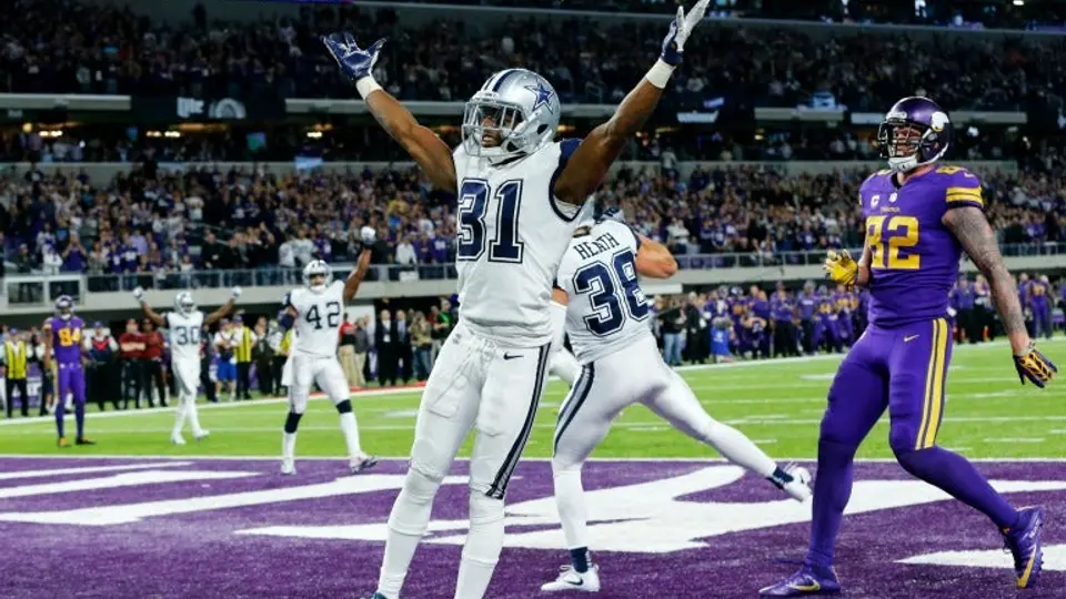 Cowboys sufre pero llega a 11 triunfos al hilo en Minnesota