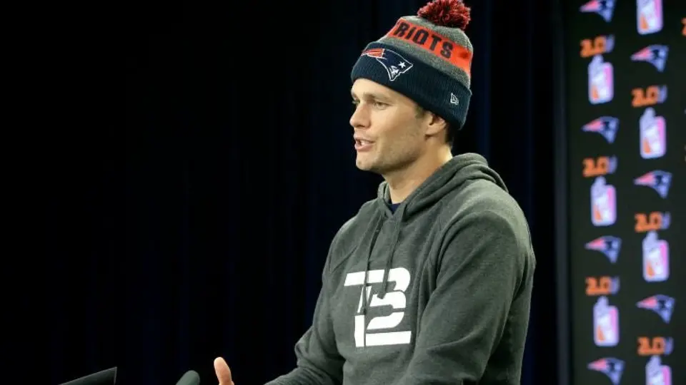 Tom Brady no hablará de política por orden de su esposa