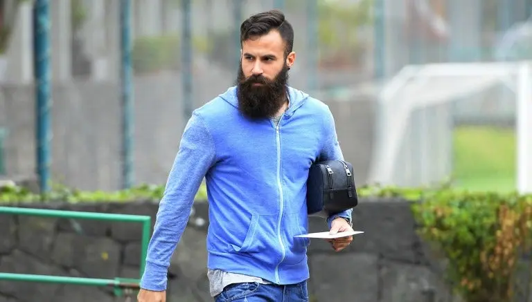 Marc Crosas se quitará la barba por una noble causa