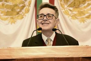 Diputado pide que CDMX sea México-Cuauhtemoctitlán