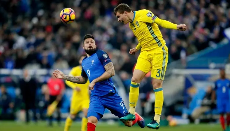 Hombre apuesta seis pesos en juegos de futbol y se hace millonario