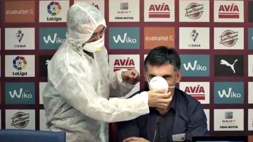 Eibar evacúa rueda de prensa por 'alerta de virus'
