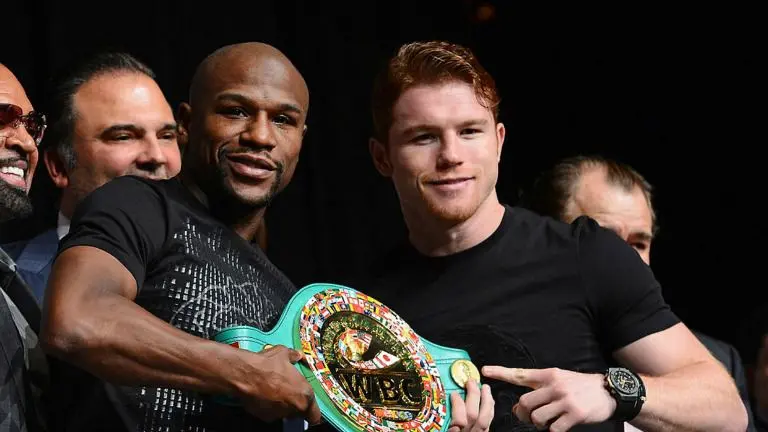 Mayweather apoya decisión de posponer pelea de Canelo