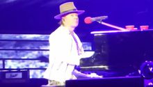 Axl Rose se echa un 'palomazo' con un fantasma