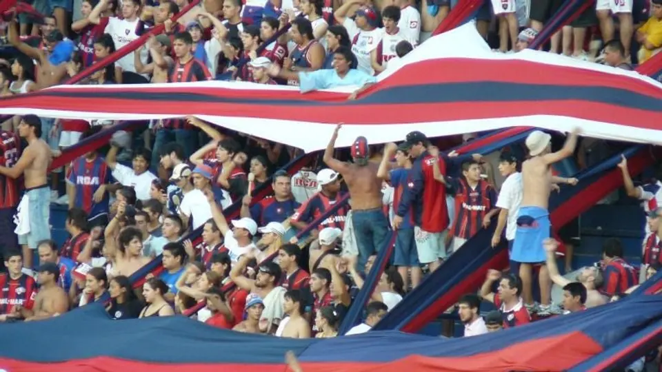 Hinchas de San Lorenzo... y de Enrique Iglesias