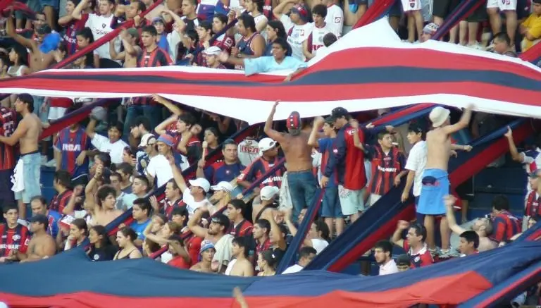 Hinchas de San Lorenzo... y de Enrique Iglesias
