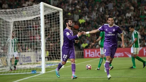 Real Madrid golea al Betis y comparte la cima con el Atlético