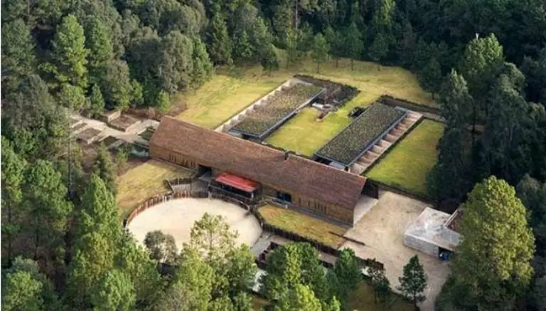 Exhiben lujoso rancho de Javier Duarte